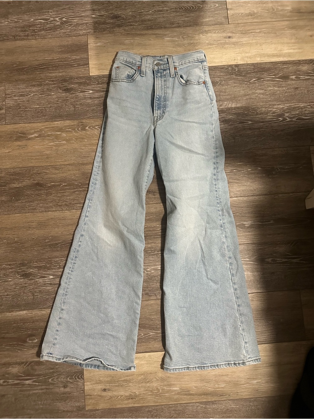Light Wash Women's Levi’s ribcage bell Jeans - Classic High-Rise size 24